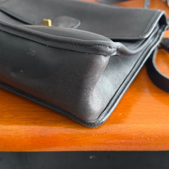 Vintage Coach Black Leather Crossbody Bag - Picture 4 of 7